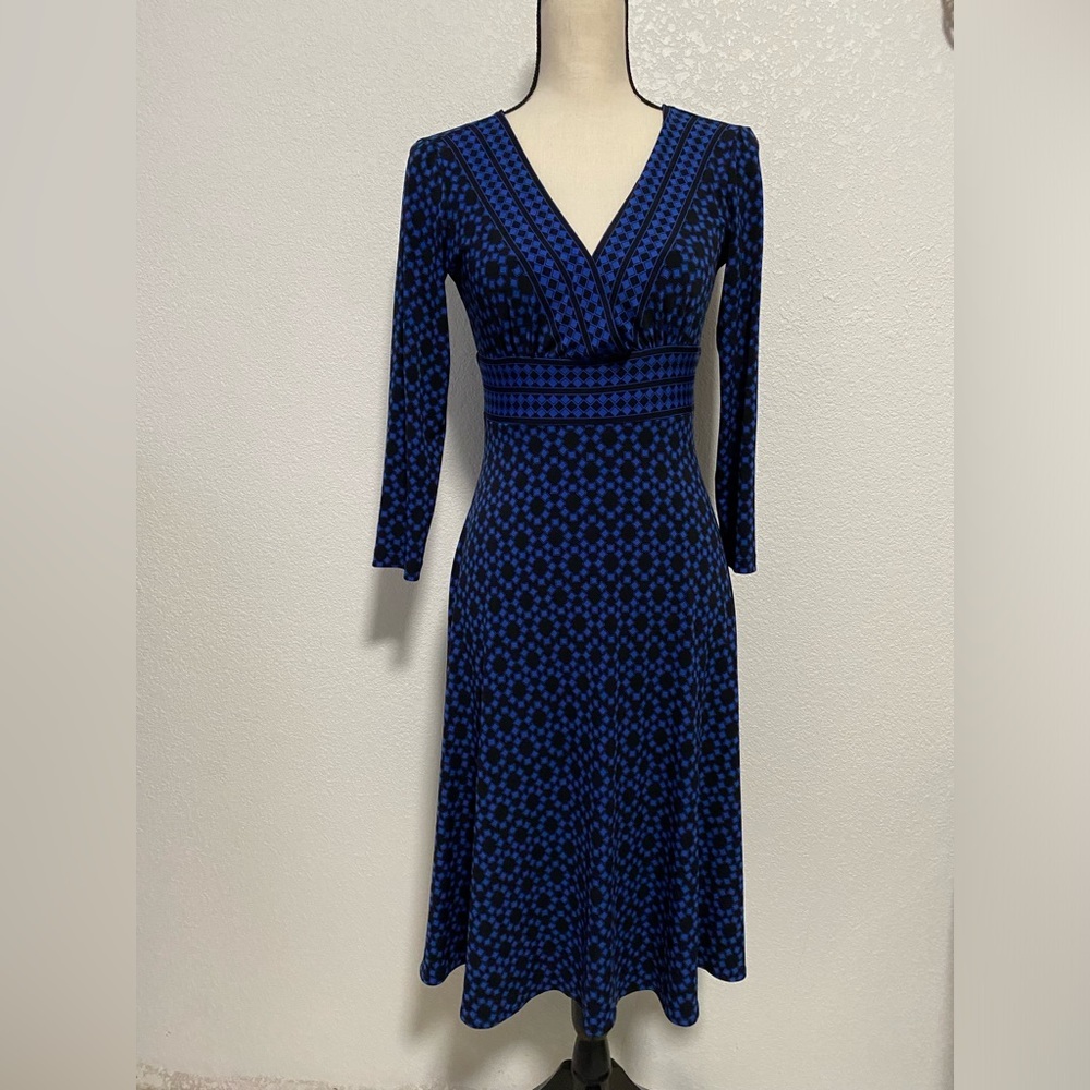 Maggy London Dress V Neck Empire Waist - Picture 1 of 6